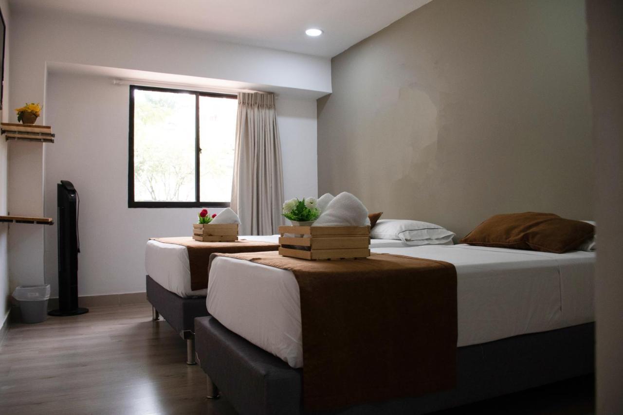 Hotel Boutique Plaza 메딜린 외부 사진